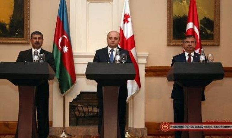 Ստամբուլում կայացել է Թուրքիայի, Վրաստանի և Ադրբեջանի պաշտպանության նախարարների հանդիպումը