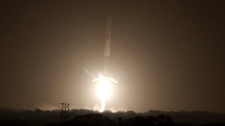 SpaceX rocket in historic upright landing