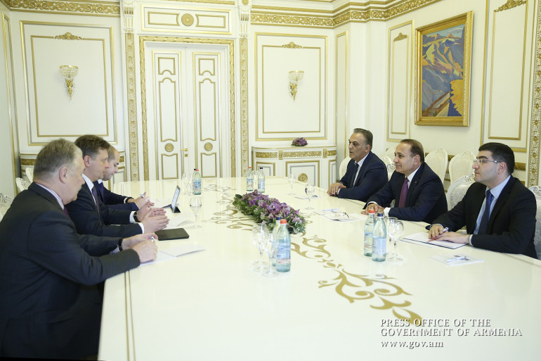 Քննարկել է Վերին Լարսում բեռների մաքսային ձևակերպման արագացման խնդիրը