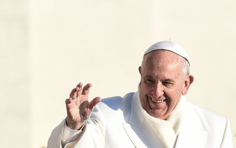 In new book, Pope calls mercy essential