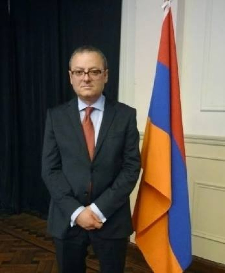 Արգենտինայի ՀՀ դեսպան Ալեքսան Հարությունյանը, համատեղության կարգով, Չիլիում նշանակվել է ՀՀ դեսպան
