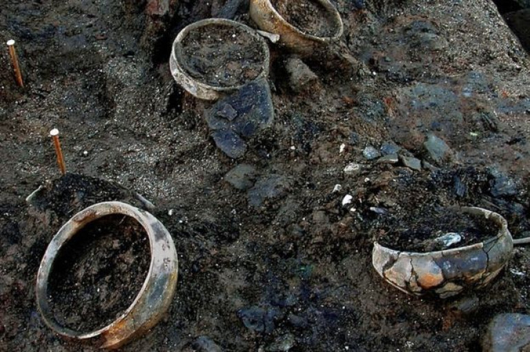 Bronze Age houses uncovered in Cambridgeshire 'best ever'