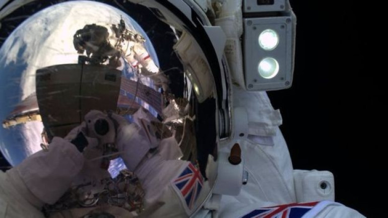 Tim Peake spacewalk ends early