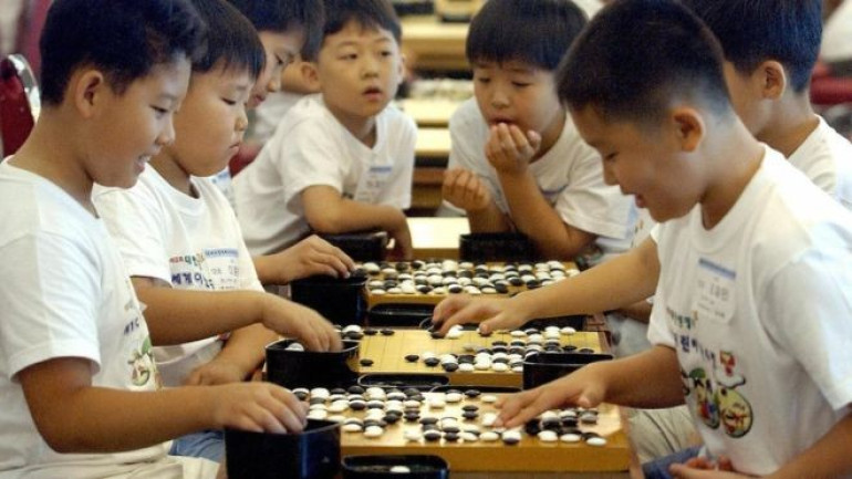 Facebook trains AI to beat humans at Go board game