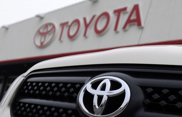 Toyota отзывает в США 320 тысяч автомобилей из-за проблем с подушками безопасности