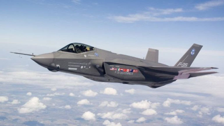 F-35 fighter jet development hampered by many bugs