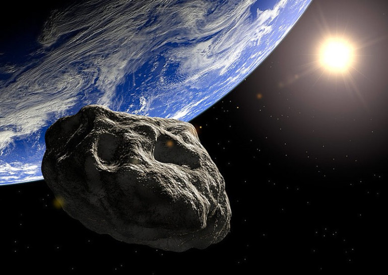 Asteroid on path to pass by earth