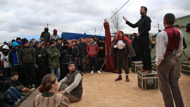 Shakespeare's Globe theatre stages Hamlet in jungle