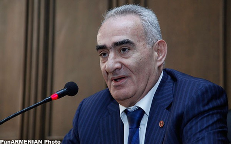 Գալուստ Սահակյանը մեկնելու է Արցախ
