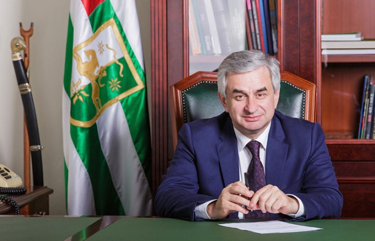 Աբխազիայի նախագահը հղիության արհեստական ընդհատումների արգելքի մասին օրենք է ստորագրել