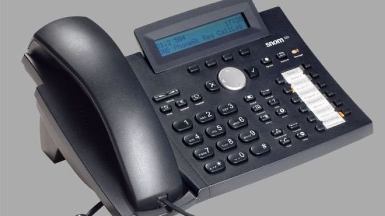Phones eavesdropped via software bugs