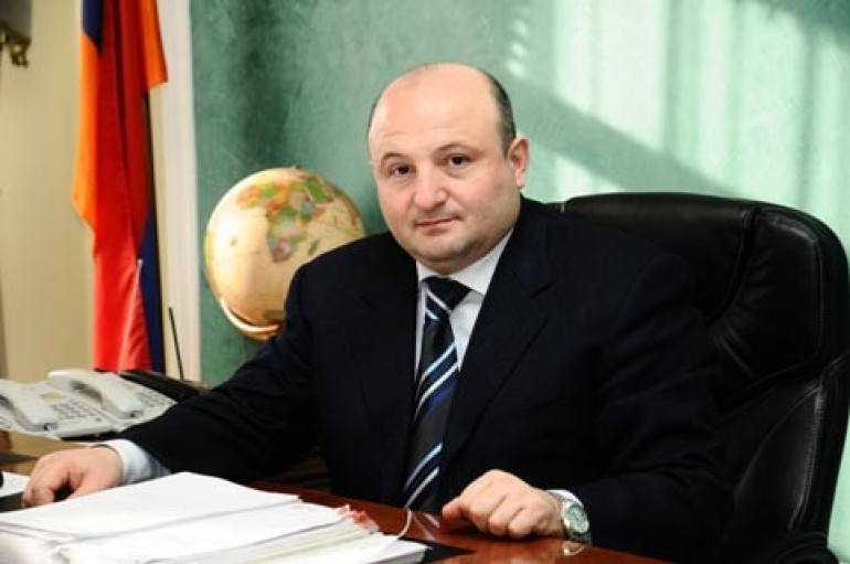 Վարդան Ղուկասյանը հերքում է իր և իր որդու մասնակցությամբ ծեծկռտուքը, ոստիկանության հաղորդագրությունն այլ բան է վկայում