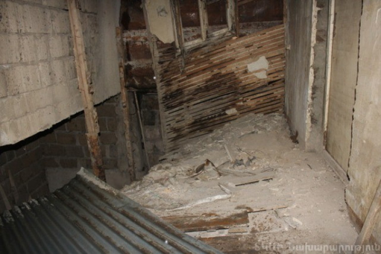 Փլուզում Երևանի Ռուսթավելի փողոցի թիվ 8 տան բակում