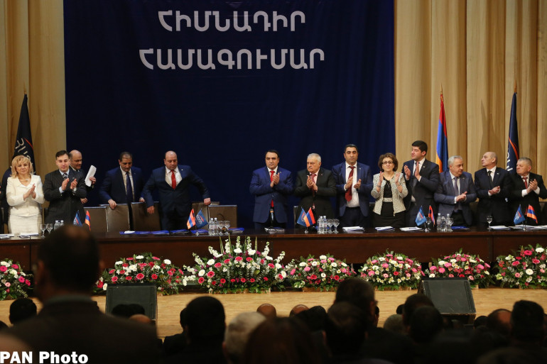 ՕԵԿ-ը կդադարեցնի գործունեությունը. տեղի ունեցավ «Հայկական վերածնունդ միավորում» կուսակցության հիմնադիր համագումարը (լուսանկարներ)
