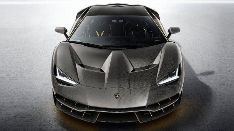 У Lamborghini впервые появился суперкар с полноуправляемым шасси