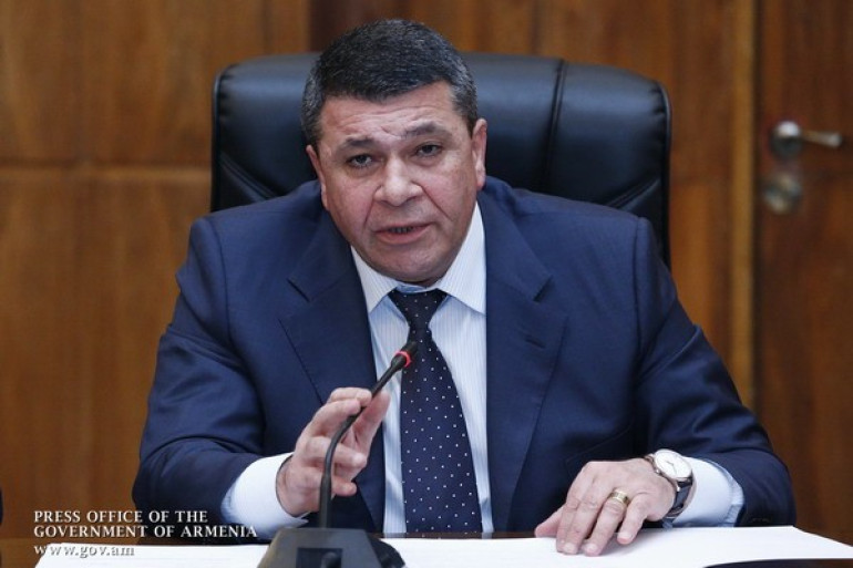 Վլադիմիր Գասպարյանը Կոտայքի, Արագածոտնի և Շիրակի մարզերի ոստիկանապետերին ազատել է աշխատանքից Վլադիմիր Գասպարյանը Կոտայքի, Արագածոտնի և Շիրակի մարզերի ոստիկանապետերին ազատել է աշխատանքից