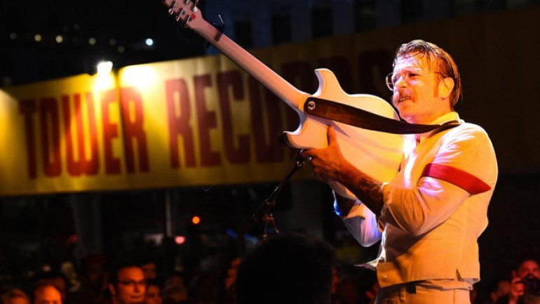 Eagles of Death Metal խմբի մենակատարը ներողություն է խնդրել անզգույշ խոսքերի համար