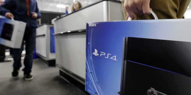 Sony планирует выпустить более мощную версию PlayStation 4