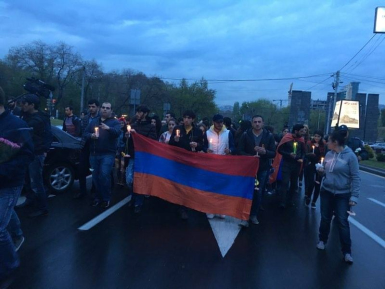 Լռության երթ` ի հիշատակ զոհված զինվորների (լուսանկարներ)