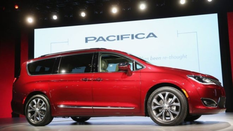 Google and Fiat Chrysler announce driverless cars deal