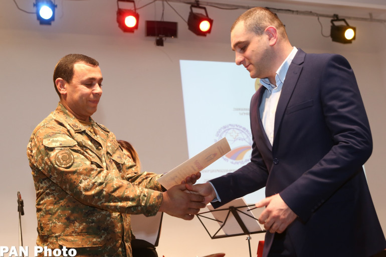 Պարգևատրվել են Արցախում քառօրյա պատերազմին մասնակցած զինծառայողներ, բժիշկներ և բժիշկ-վետերաններ (լուսանկարներ)