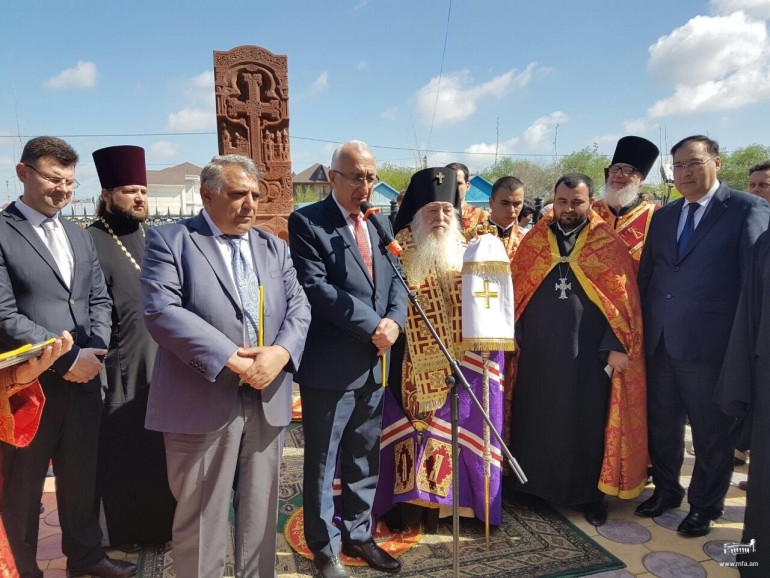 Խաչքարի օրհնություն Ղազախստանի Ատըռաու քաղաքում