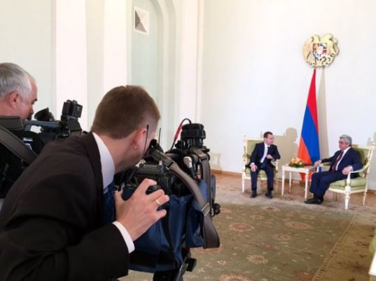 Նախագահ Սերժ Սարգսյանն ընդունել է Ռուսաստանի Դաշնության վարչապետ Դմիտրի Մեդվեդևին