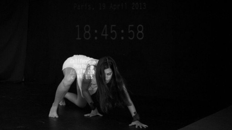 British cyborg artist can sense quakes through special sensor under skin