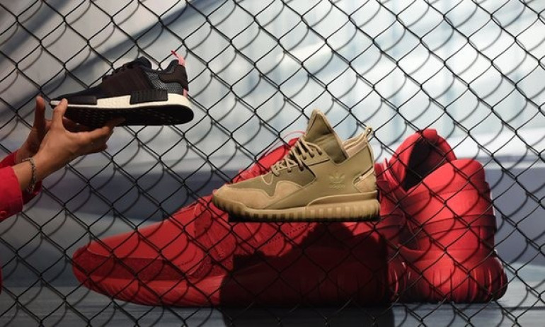 Adidas robots to make shoes in Germany