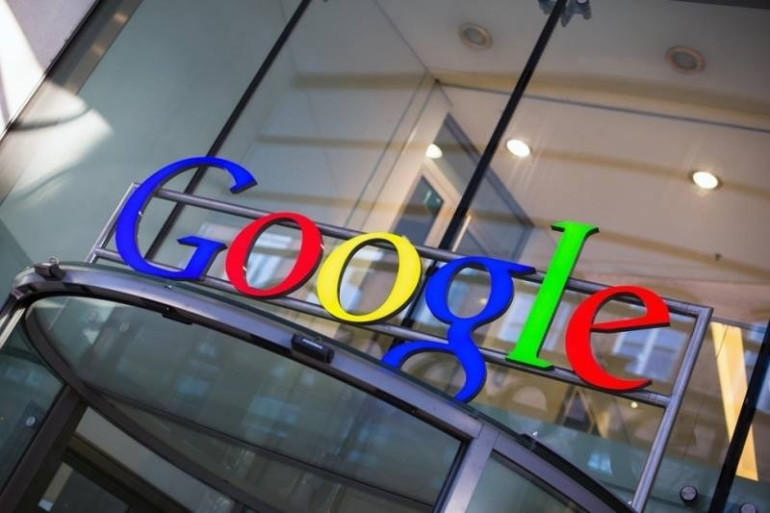 За год в «Google Фото» было загружено 24 млрд селфи