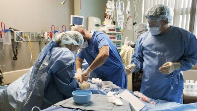 Bowel cancer: Stents 'may prevent need for colostomy bags'