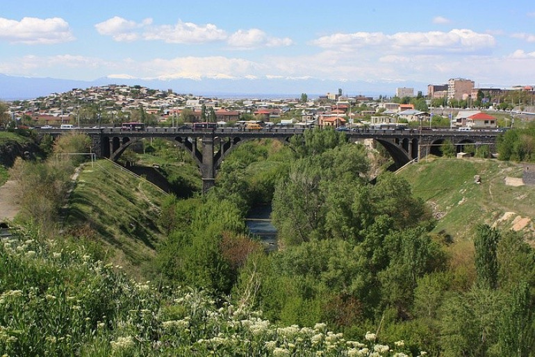 Հաղթանակի կամրջից 31-ամյա քաղաքացու ինքնասպանության փորձը կանխվել է