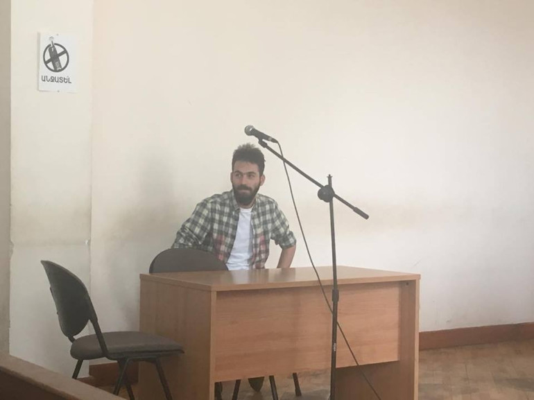ԱԱԾ աշխատանքը տանկի «հարվածից» չի խաթարվել. կանաչ ստվարաթղթե տանկի գործով դատին ընթերցվեց ԱԱԾ դիրքորոշումը (տեսանյութ)