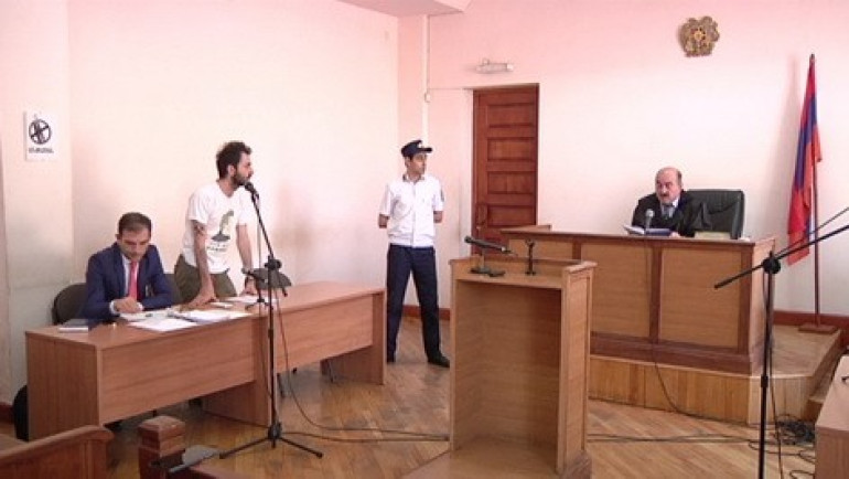 «Հակահարված» արտ խմբի անդամ Արտակ Գևորգյանի գործով դատախազը հրաժարվեց մեղադրանքից