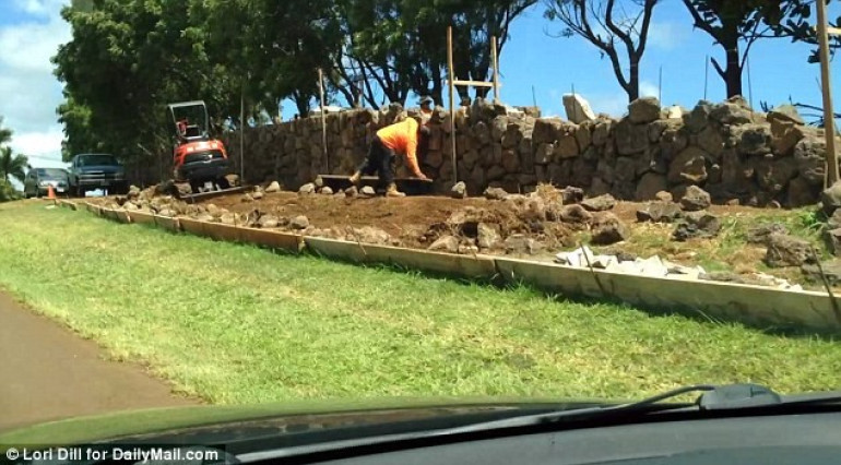 Mark Zuckerberg’s six-foot wall around $100m Hawaii retreat obscures spectacular panorama for locals (photos, video)