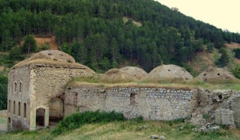 Թուրքիայի Աքշեհիր քաղաքի հայկական եկեղեցին և պատմական բաղնիքը փլուզման եզրին են