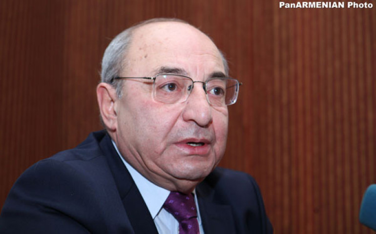 Տեռորիստական ցանկացած ակտ պետության համար վնասակար է. Վազգեն Մանուկյանը զինված խմբի գործողությունների մասին