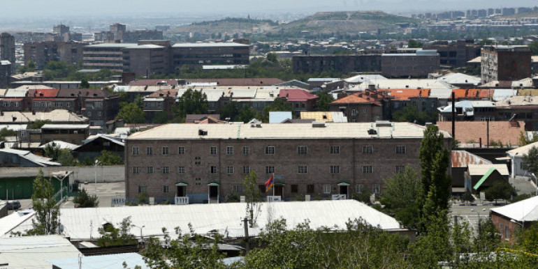 6-րդ օրն է, ինչ «Սասնա ծռեր» խումբը գրավել է ՊՊԾ գունդը և պատանդներ է պահում