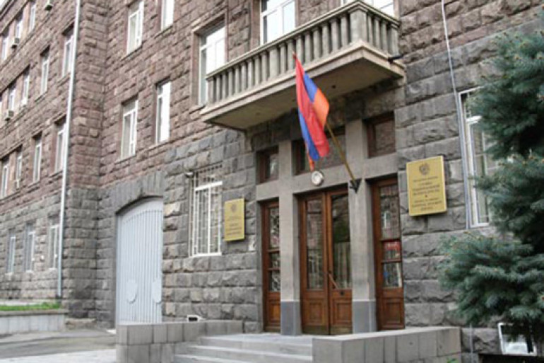 Զինված խմբի անդամները կամովին ազատ են արձակել երկու պատանդ ոստիկանների. ԱԱԾ մամուլի կենտրոնի ղեկավար Զինված խմբի անդամները կամովին ազատ են արձակել երկու պատանդ ոստիկանների. ԱԱԾ մամուլի կենտրոնի ղեկավար
