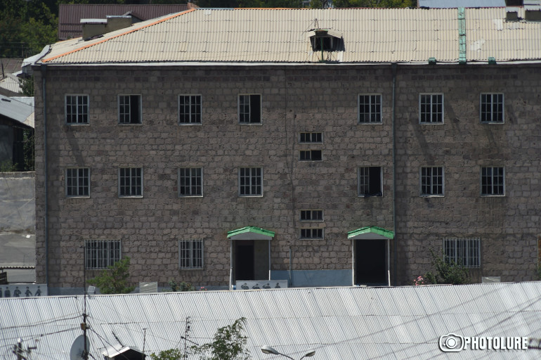 ՊՊԾ գնդում վիրավորված Արթուր Մելքոնյանն ու Արմեն Լամբարյանը հիվանդանոցում անհրաժեշտ բուժօգնություն են ստանում, իսկ Արայիկ Խանդոյանը հրաժարվել է ՊՊԾ գնդում վիրավորված Արթուր Մելքոնյանն ու Արմեն Լամբարյանը հիվանդանոցում անհրաժեշտ բուժօգնություն են ստանում, իսկ Արայիկ Խանդոյանը հրաժարվել է