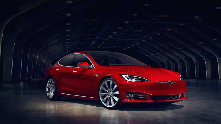 Tesla-ն ներկայացրել է աշխարհի ամենաարագընթաց մեքենան (լուսանկար)