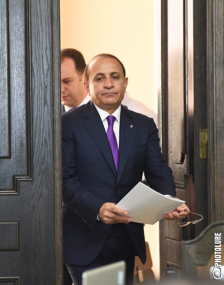 Armenia’s premier resigns