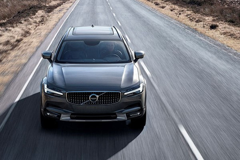 Volvo-ն գաղտնազերծել է ամենագնաց ունիվերսալի արտաքինը. լուսանկարներ