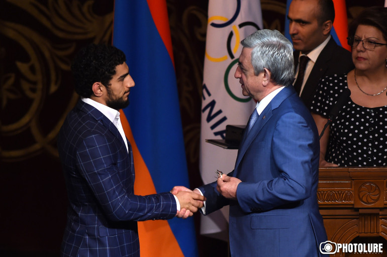 Արթուր Ալեքսանյանն ու Միհրան Հարությունյանը 1 միլիոն դոլար արժողությամբ բնակարաններ ստացան Երևանում (լուսանկարներ)
