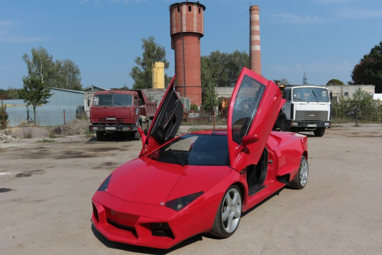 Ուկրաինացի դիզայներն իր համար Lamborghini Reventon մեքենա է կառուցել (լուսանկարներ, տեսանյութ)