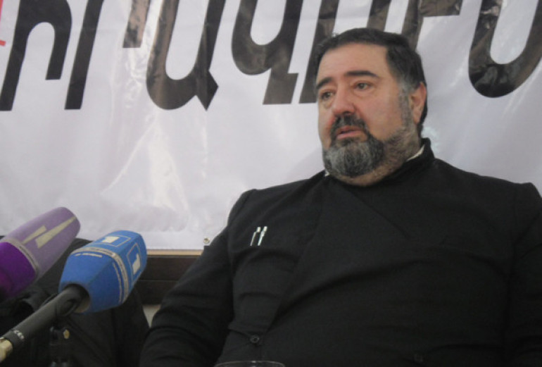 Բագրատյանը դրոշակը ձեռքին նստել է «արդարության ավանակի» վրա և եկեղեցու հարցերն է ցանկանում լուծել. Կոմիտաս Վարդապետ Հովնանյան