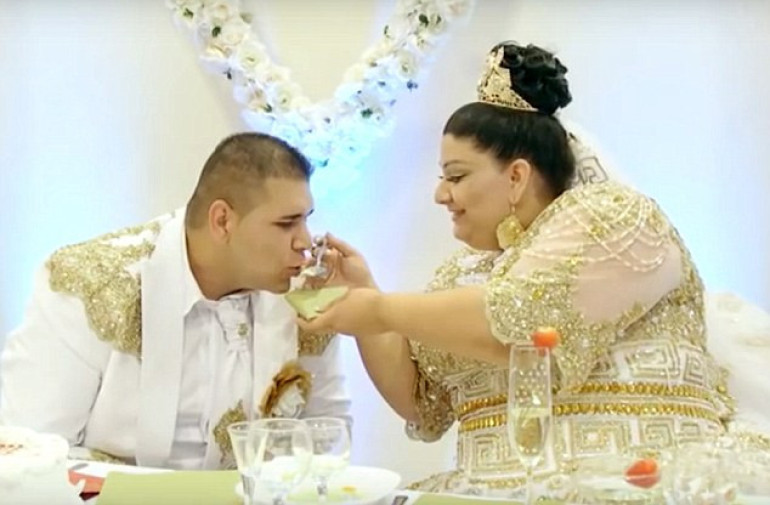 The ultimate Big Fat Gypsy Wedding! Slovakian 19-year-old bride wears  175,000 dress and