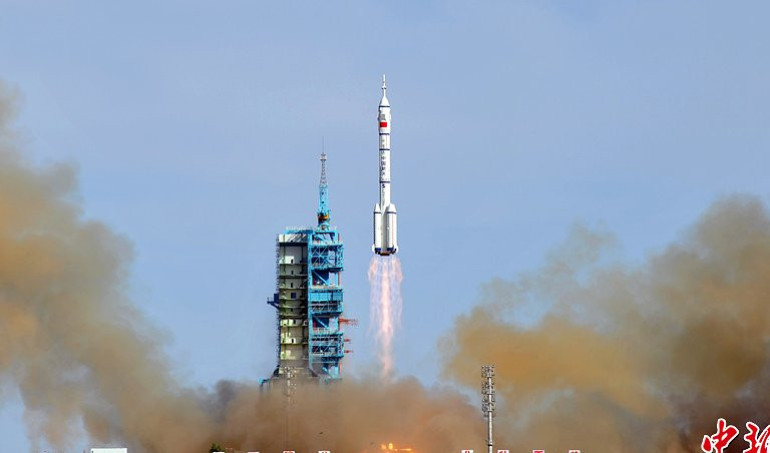 China's Shenzhou 11 blasts off on space station mission