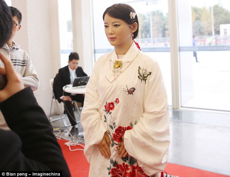 Creepy Chinese machines go on display at the World Robot conference