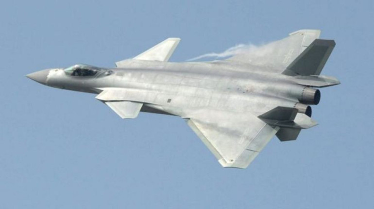 Китай впервые показал истребитель J-20 на авиасалоне в Чжухае